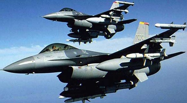 طائرات التحالف تقصف داعش 18 مرة